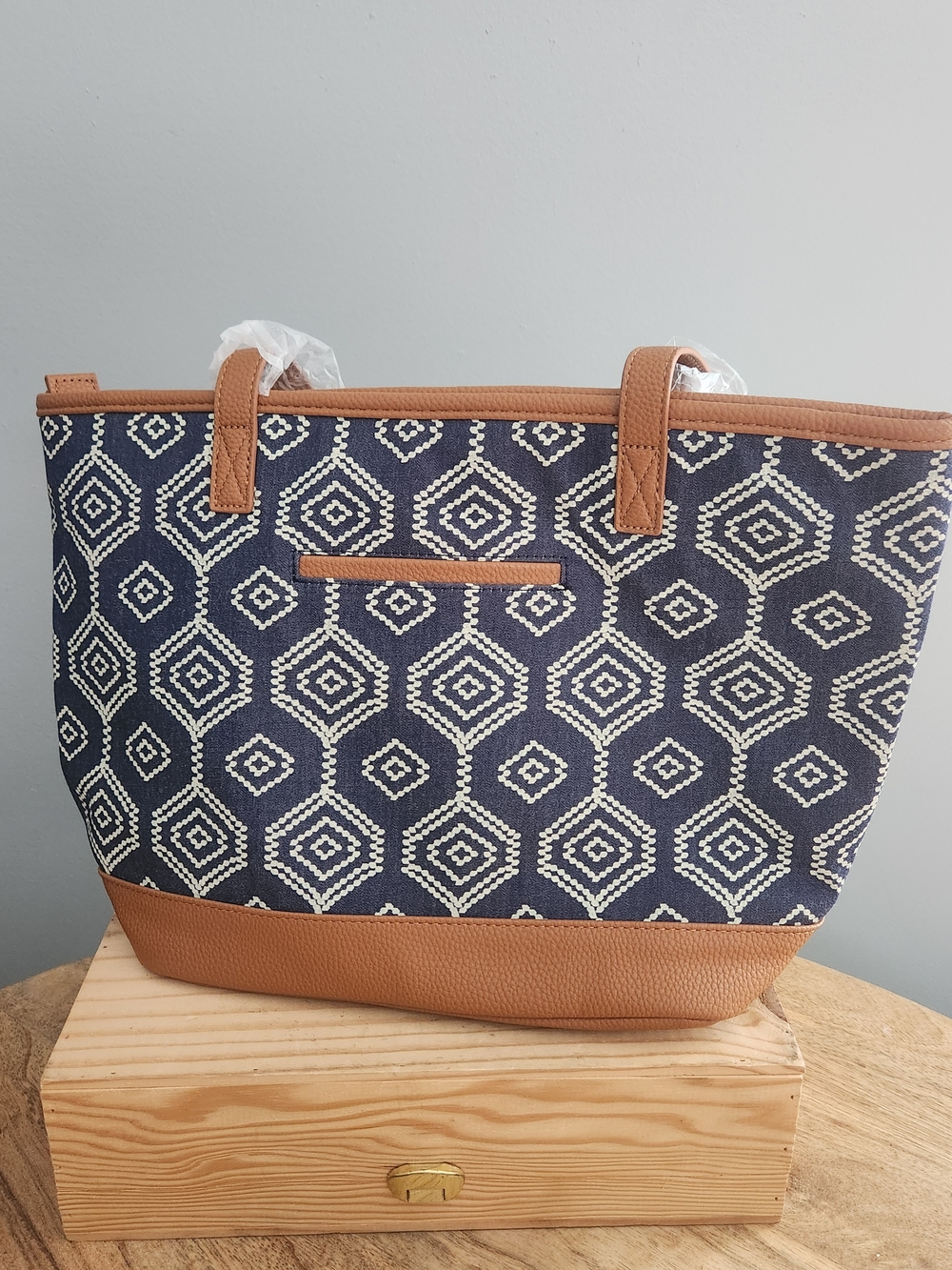 Thirty One Little Dreamer Navy Diamond Pattern Tote with Tan Trim Tote Bag NWT